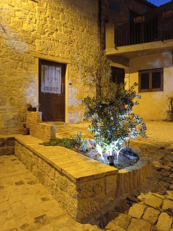 Casa Vacanze Borgo Gulini Da Anna Petralia Soprana Exterior foto